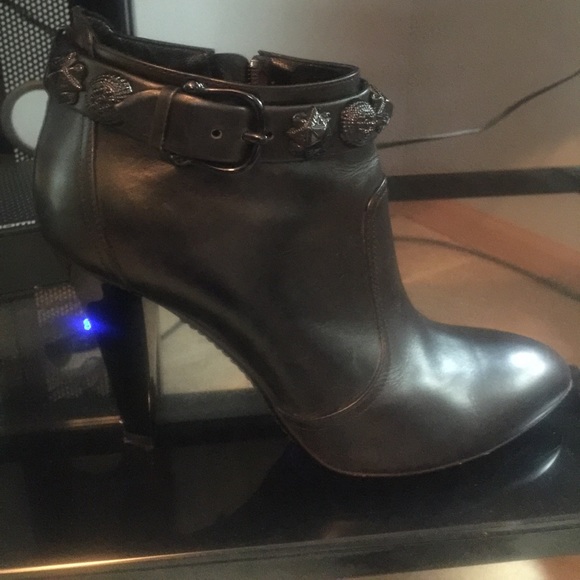 Beautiful Auth Burberry beaded ankle boots  38.5 - Picture 2 of 4